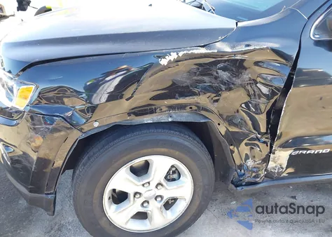 2015 Jeep Grand Cherokee Laredo z USA, uszkodzony, nr VIN 1C4RJEAG5FC646770